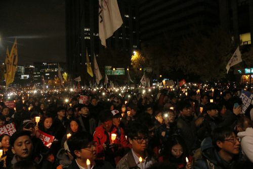 비로소 열린 청와대 100m앞, 반갑지만 않다