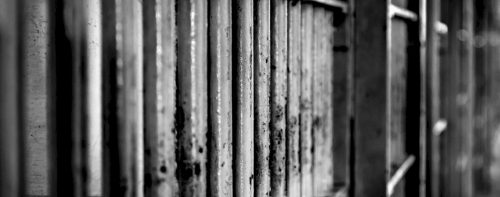 아제르바이잔: 그래피티 활동가에 징역 10년형, 비판 억압