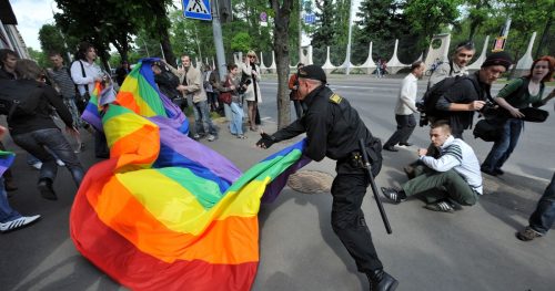 동성애 혐오 강화하고 LGBTI 활동가 탄압하는 구소련 국가들