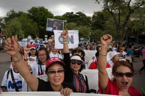 태국: 태국 군부는 평화적 시위에 대한 탄압을 중단하라
