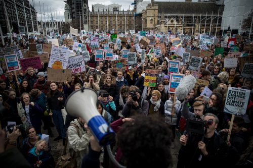 기후변화 위기를 막기 위한 일일 파업에 동참해주세요!