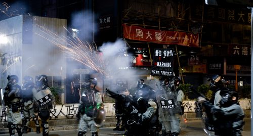 홍콩 정부는 경찰 폭력에 책임을 져야 한다