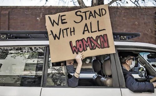 아프리카 여성들은 지금도 갇혀 있다