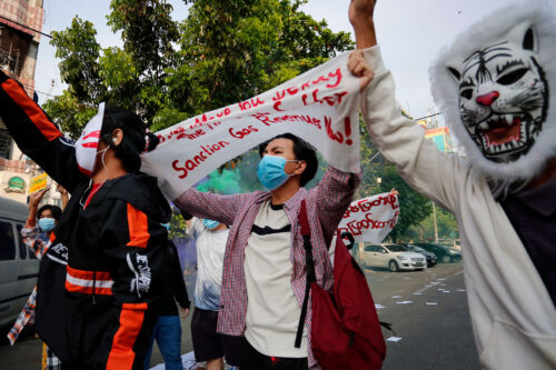 미얀마: 국제사회는 “용기 있는 시위대를 보호하기 위해”  더 많은 조치 취해야