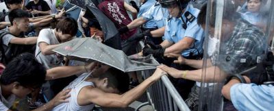 홍콩: 민주화 시위에 대한 경찰 대응은 위험한 신호