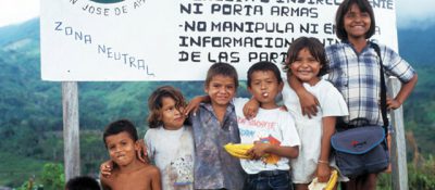 무기여 잘 있거라 : 모두에게 위협당하는 이들 – 콜롬비아 산호세 평화공동체