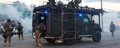 미국: 미주리주 총격 사망 사건, 경찰의 시위 진압 방식에 대한 조사 시급